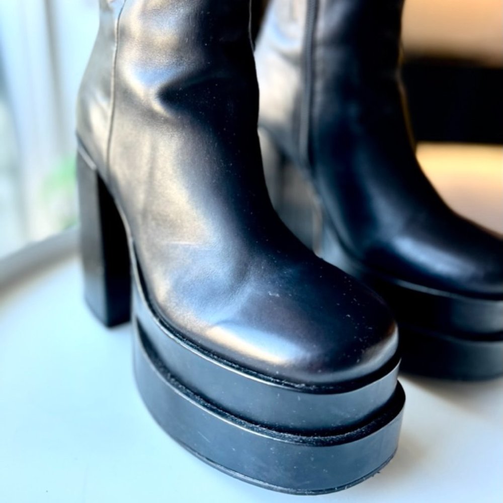 Steve Madden Cobra double platform boot